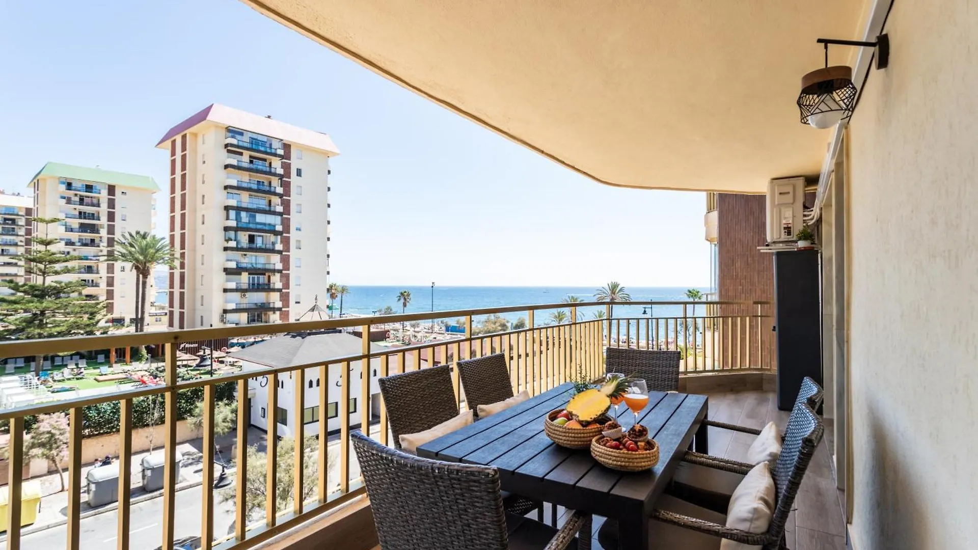 2 Habitaciones Y 2 Banos, Vista Lateral Mar Sofia 2 By Sur Suites Fuengirola